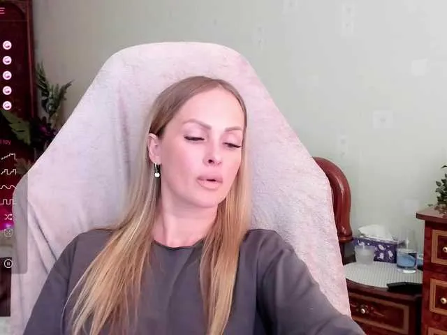 Live sex webcam photo for LibbyNora #278107853