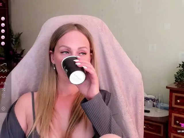 Live sex webcam photo for LibbyNora #278122089