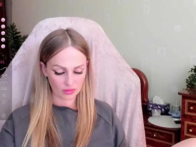 Live sex webcam photo for LibbyNora #278153270