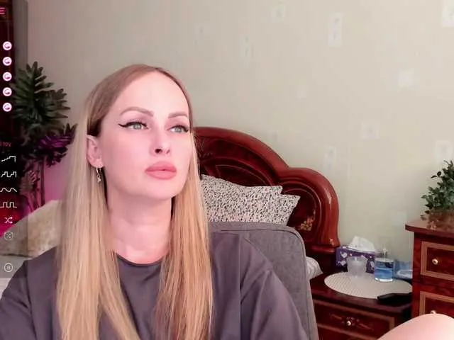 Live sex webcam photo for LibbyNora #278170163