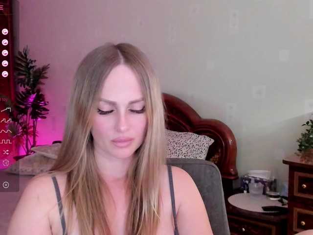 Live sex webcam photo for LibbyNora #278197146