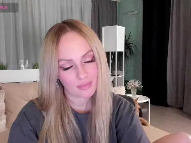 Live sex webcam photo for LibbyNora #290348137