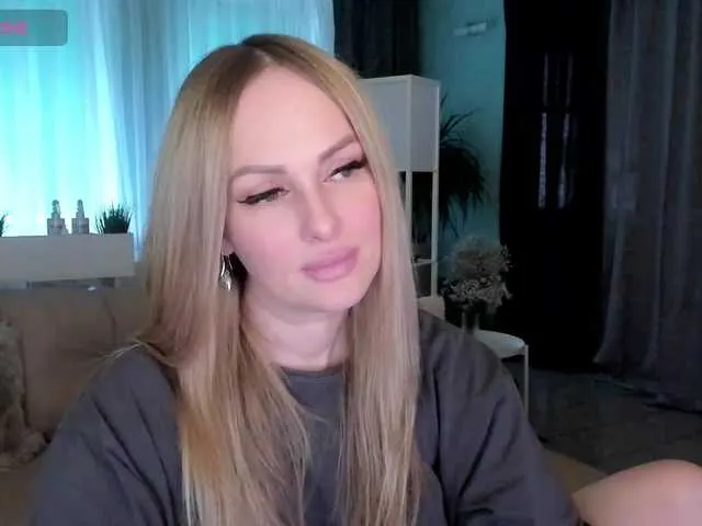 Live sex webcam photo for LibbyNora #290381017