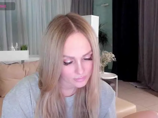 Live sex webcam photo for LibbyNora #290416552