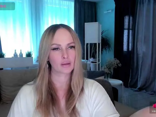 Live sex webcam photo for LibbyNora #290487173