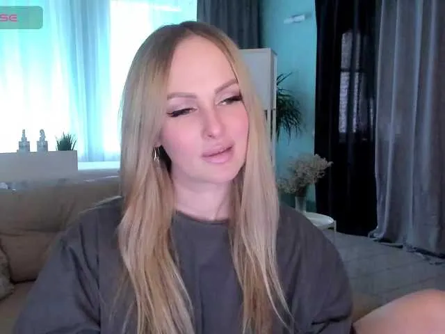 Live sex webcam photo for LibbyNora #290588981