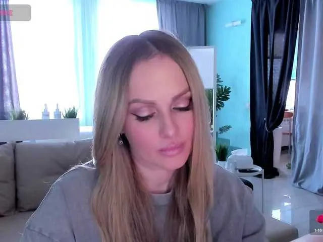 Live sex webcam photo for LibbyNora #290943479