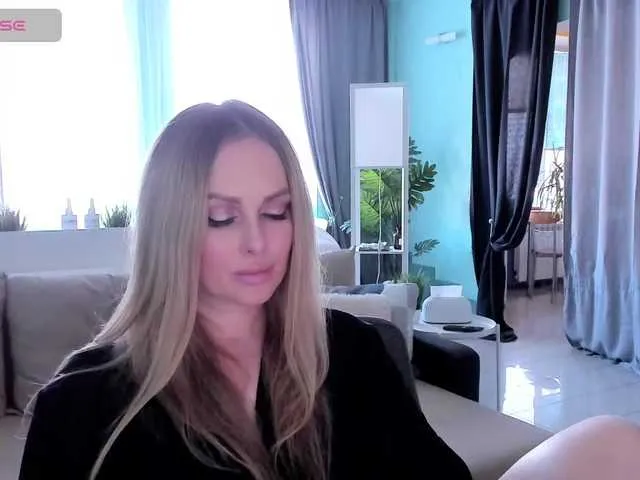 Live sex webcam photo for LibbyNora #290964780