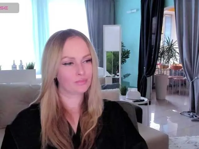 Live sex webcam photo for LibbyNora #290977364