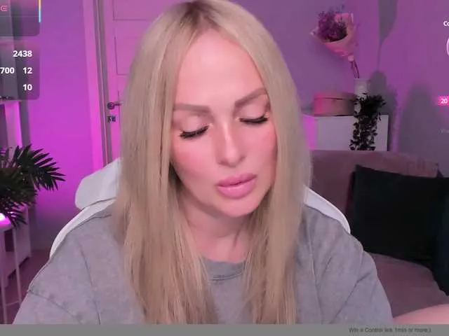 Live sex webcam photo for LibbyNora #291252739