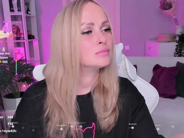 Live sex webcam photo for LibbyNora #291266874