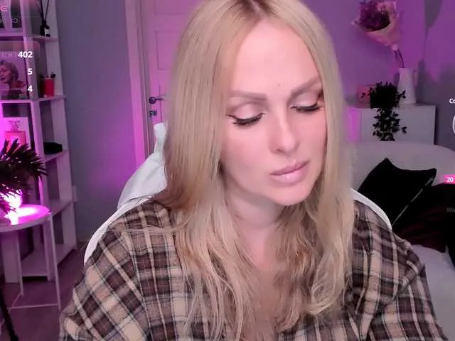 Live sex webcam photo for LibbyNora #291324815