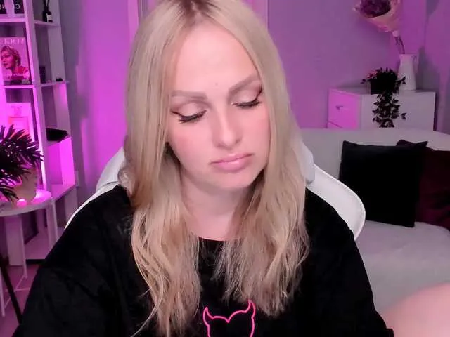 Live sex webcam photo for LibbyNora #291331606