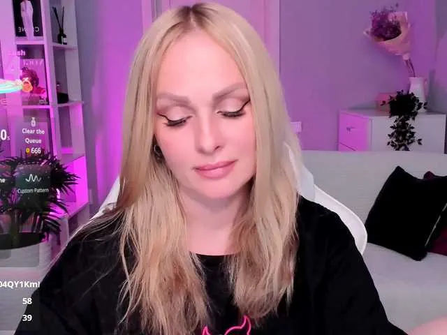 Live sex webcam photo for LibbyNora #291377216