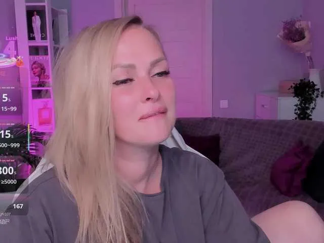 Live sex webcam photo for LibbyNora #291772037