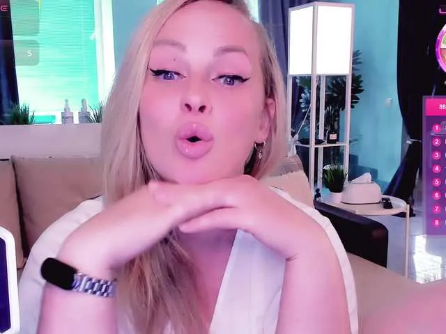 Live sex webcam photo for LibbyNora #291859257