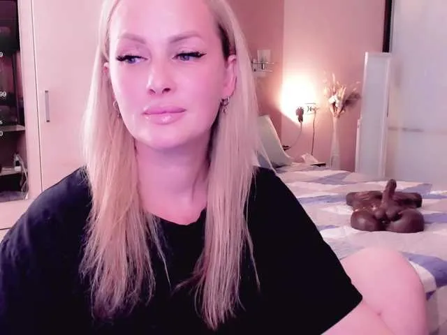 Live sex webcam photo for LibbyNora #291960849