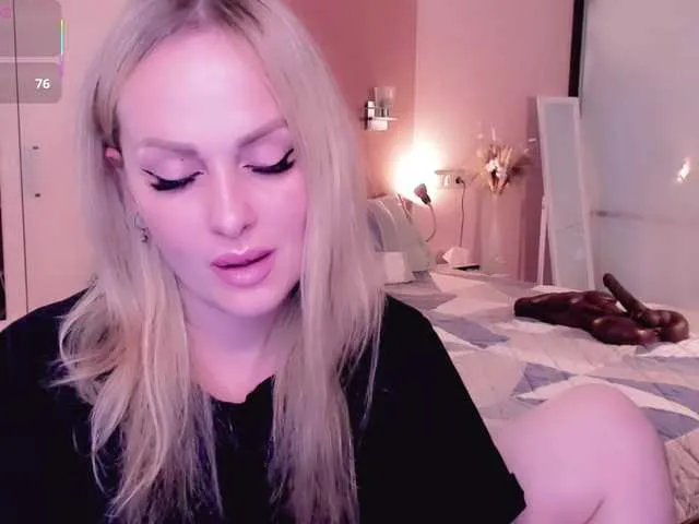 Live sex webcam photo for LibbyNora #291993902