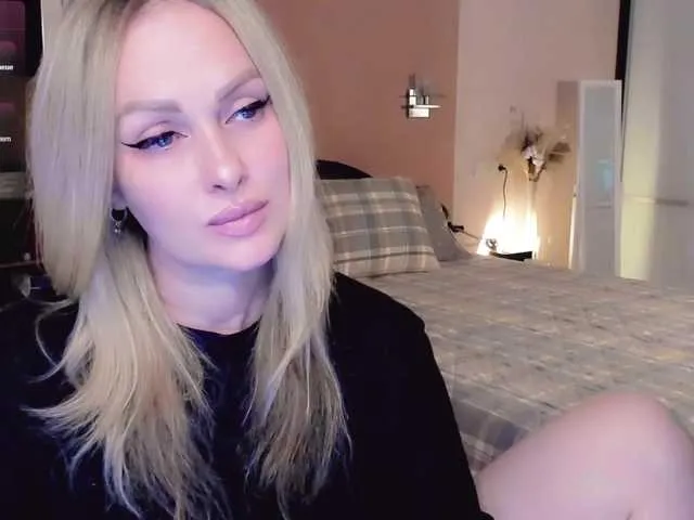 Live sex webcam photo for LibbyNora #292253968