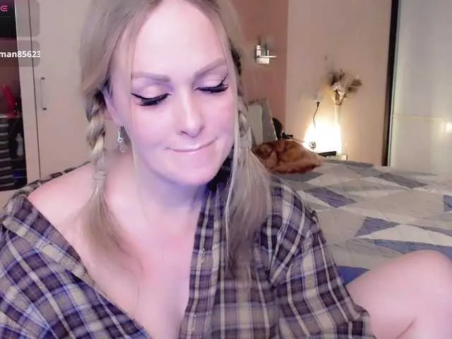 Live sex webcam photo for LibbyNora #292382755