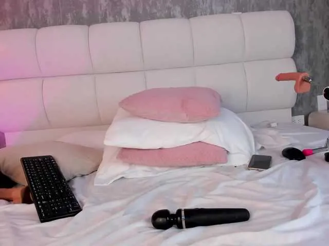 Live sex webcam photo for LiilithHarperr #291621581