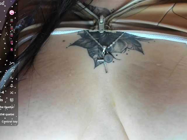 Live sex webcam photo for Liily-moore #290540271
