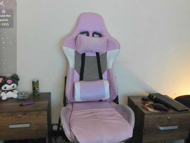 Live sex webcam photo for Liily-moore #291931629