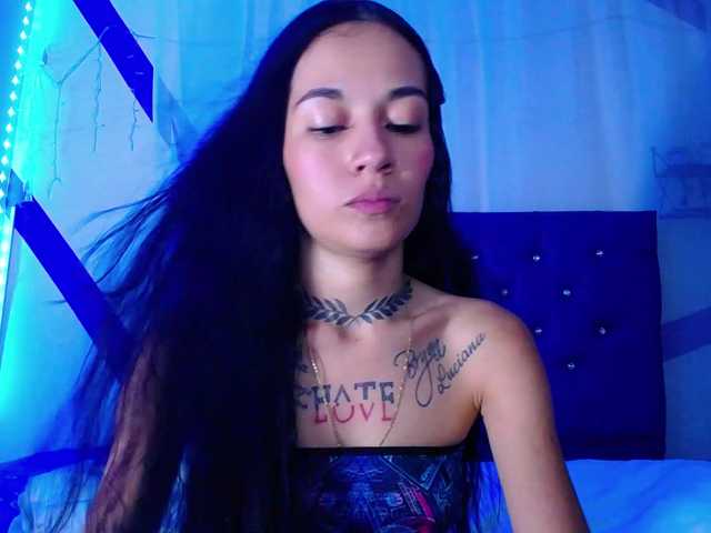 Live sex webcam photo for LiittleAngel #277572497