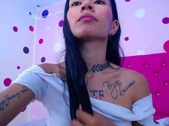 Live sex webcam photo for LiittleAngel #277679736