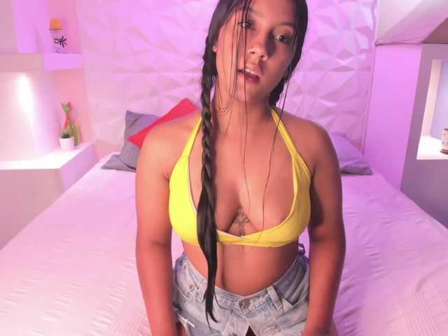 Live sex webcam photo for LiizJones #275702094