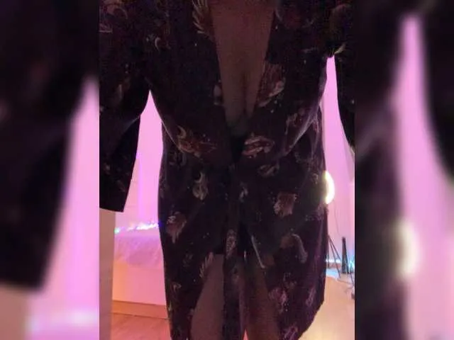 Live sex webcam photo for LikaBerry #278096722