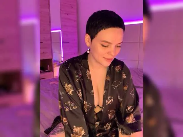 Live sex webcam photo for LikaBerry #278108579