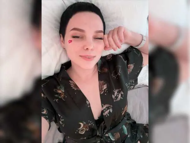 Live sex webcam photo for LikaBerry #278135888