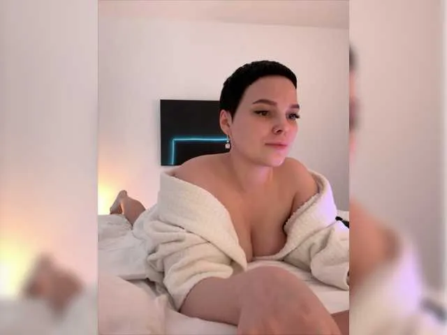 Live sex webcam photo for LikaBerry #278142562