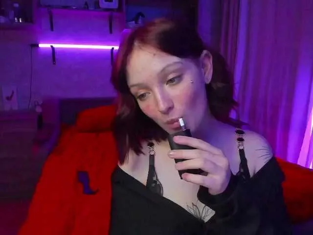 Live sex webcam photo for LikaHaze #276949876