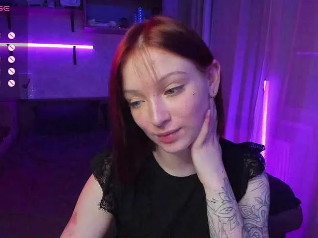 Live sex webcam photo for LikaHaze #276983883