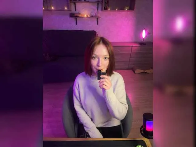 Live sex webcam photo for LikaHaze #277058440