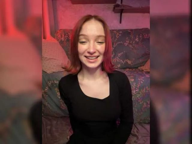 Live sex webcam photo for LikaHaze #277100799