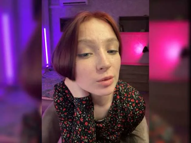 Live sex webcam photo for LikaHaze #277154520