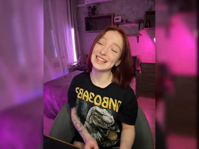 Live sex webcam photo for LikaHaze #277199937