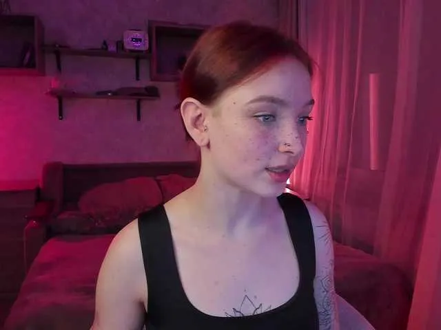 Live sex webcam photo for LikaHaze #277382895