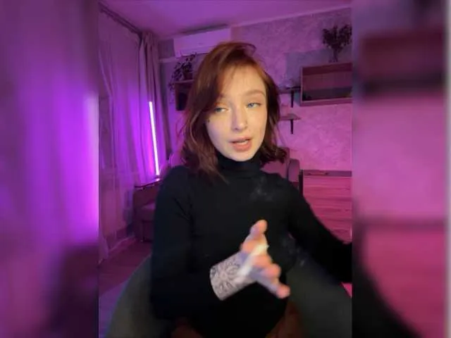 Live sex webcam photo for LikaHaze #277537759