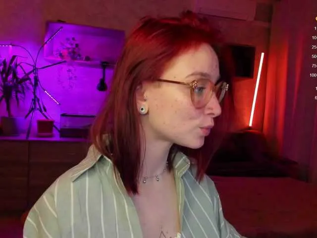 Live sex webcam photo for LikaHaze #277659673
