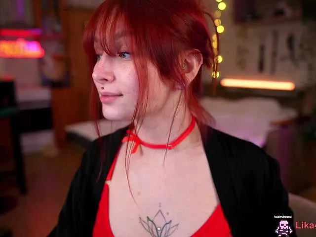 Live sex webcam photo for LikaHaze #290294205