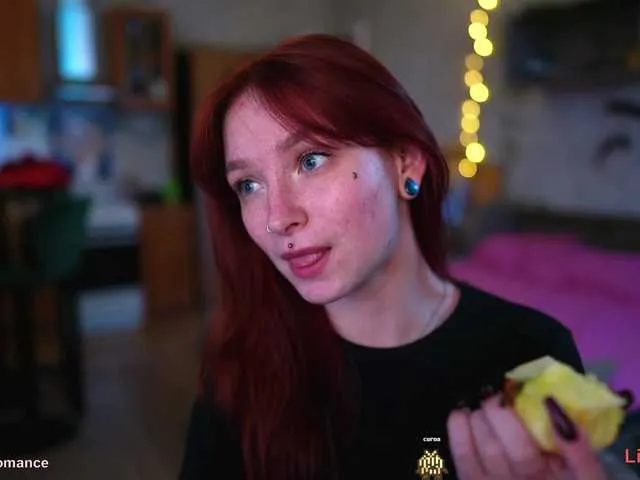 Live sex webcam photo for LikaHaze #290366577