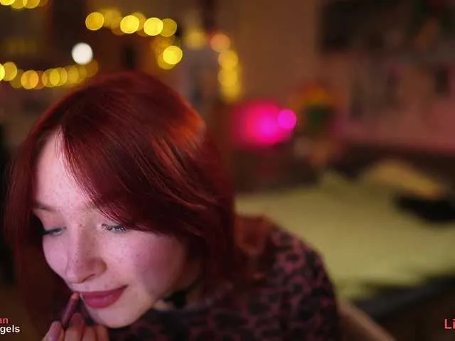 Live sex webcam photo for LikaHaze #290692117