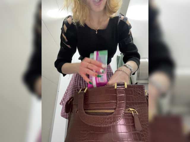 Live sex webcam photo for Likachkaa #272839527