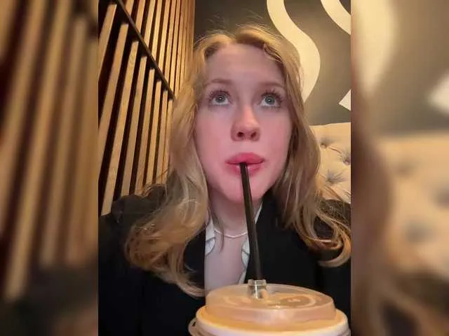 Live sex webcam photo for Likachkaa #290951863