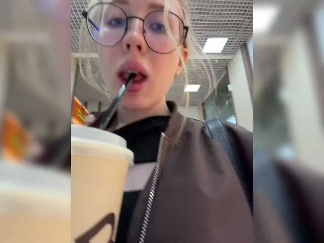 Live sex webcam photo for Likachkaa #292248146