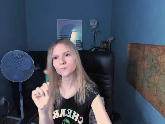 Live sex webcam photo for Likaw #273645744